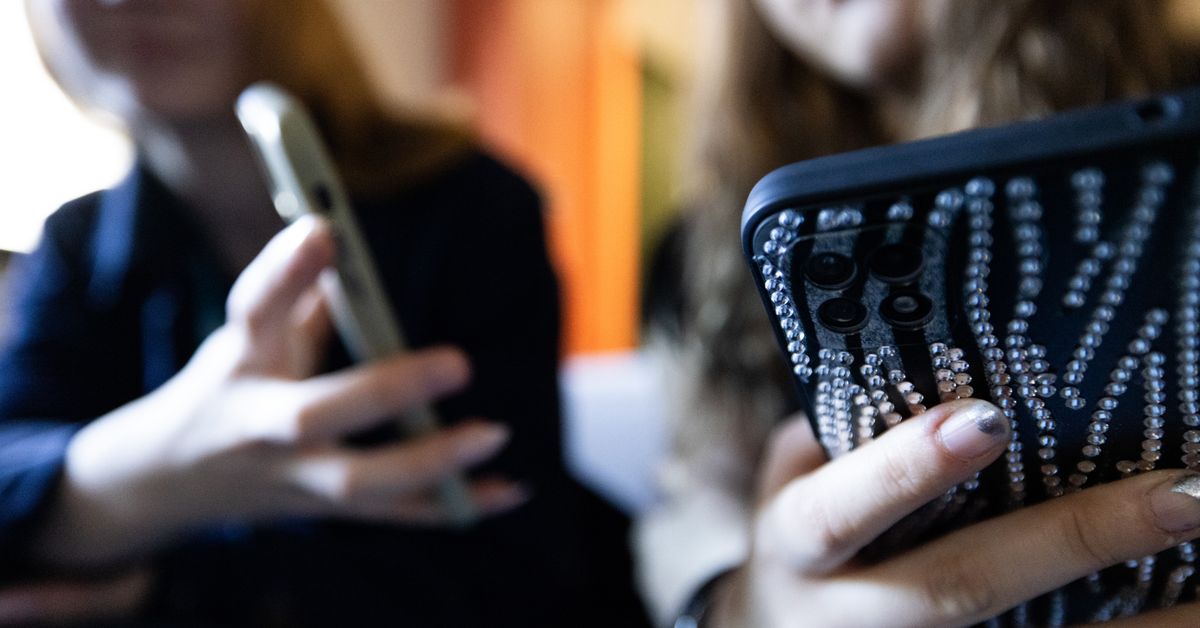 Lasten seksuaalinen hyväksikäyttö verkossa kasvaa – poliisin tilastot kertovat rajusta noususta