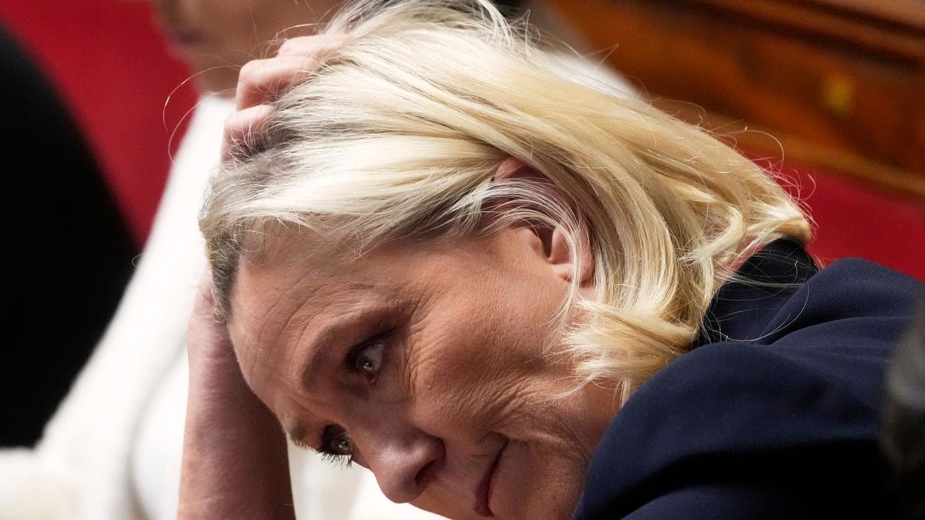 Marine Le Pen condamnée à un an de prison avec bracelet électronique