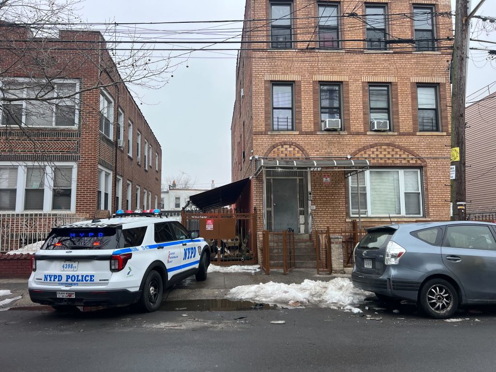 Man fatally shot in Brooklyn apartment vestibule, second victim wounded