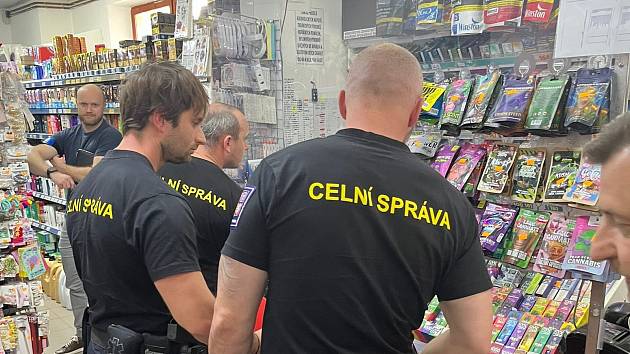Policie na Mladoboleslavsku zabavila 36 produktů se syntetickými kanabinoidy