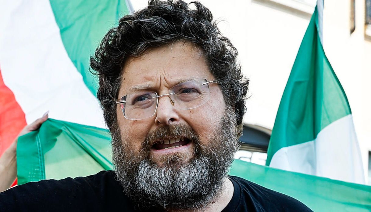 Mario Adinolfi arrestato per truffa: rischia fino a 8 anni, danno da 5 milioni