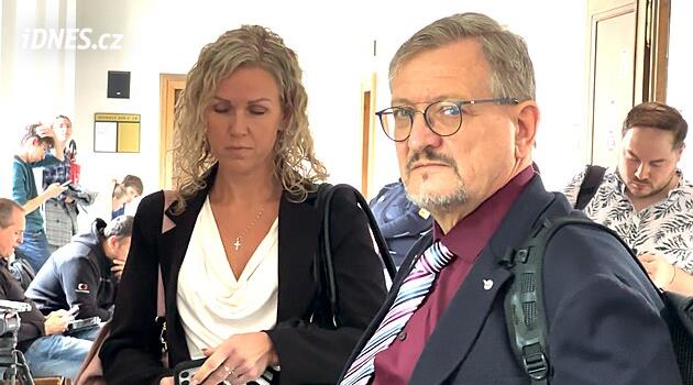 Policie pátrá po dalších obětech lékaře z Jesenice obviněného ze sexuálního násilí