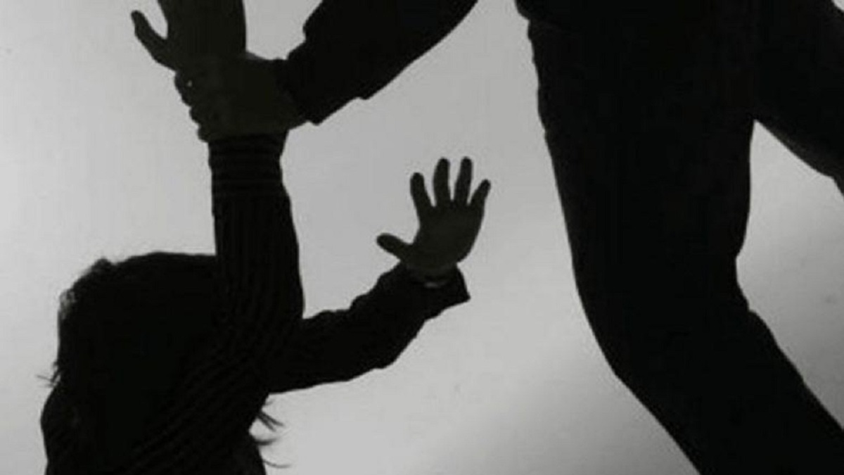 Σύλληψη 28χρονου στα Χανιά για ξυλοδαρμό συζύγου δύο φορές σε τρεις μέρες