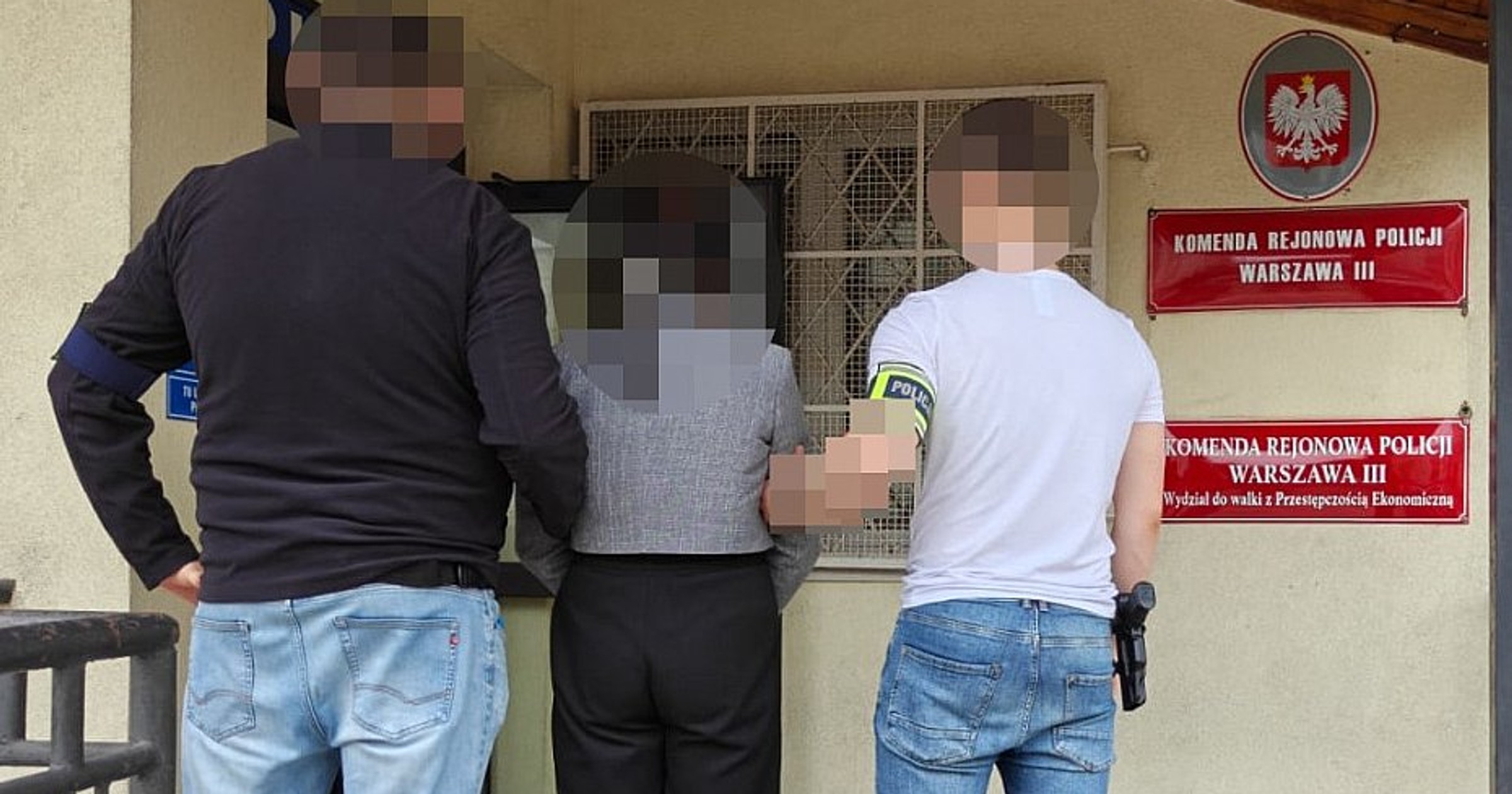 Policja z Ochoty udaremniła próbę wyłudzenia 58 tys. zł przy użyciu podrobionego aktu notarialnego