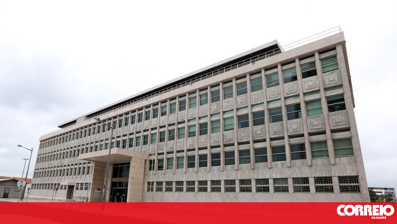 Tribunal de Lisboa ameaça chefe da Armada com nova coima por obstrução judicial