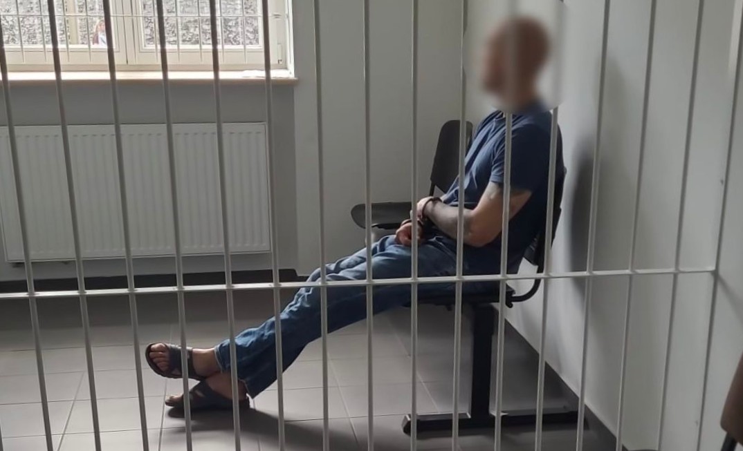 Awantura domowa w Gogolinie: 32-latek trafił do aresztu za rozbój i amfetaminę