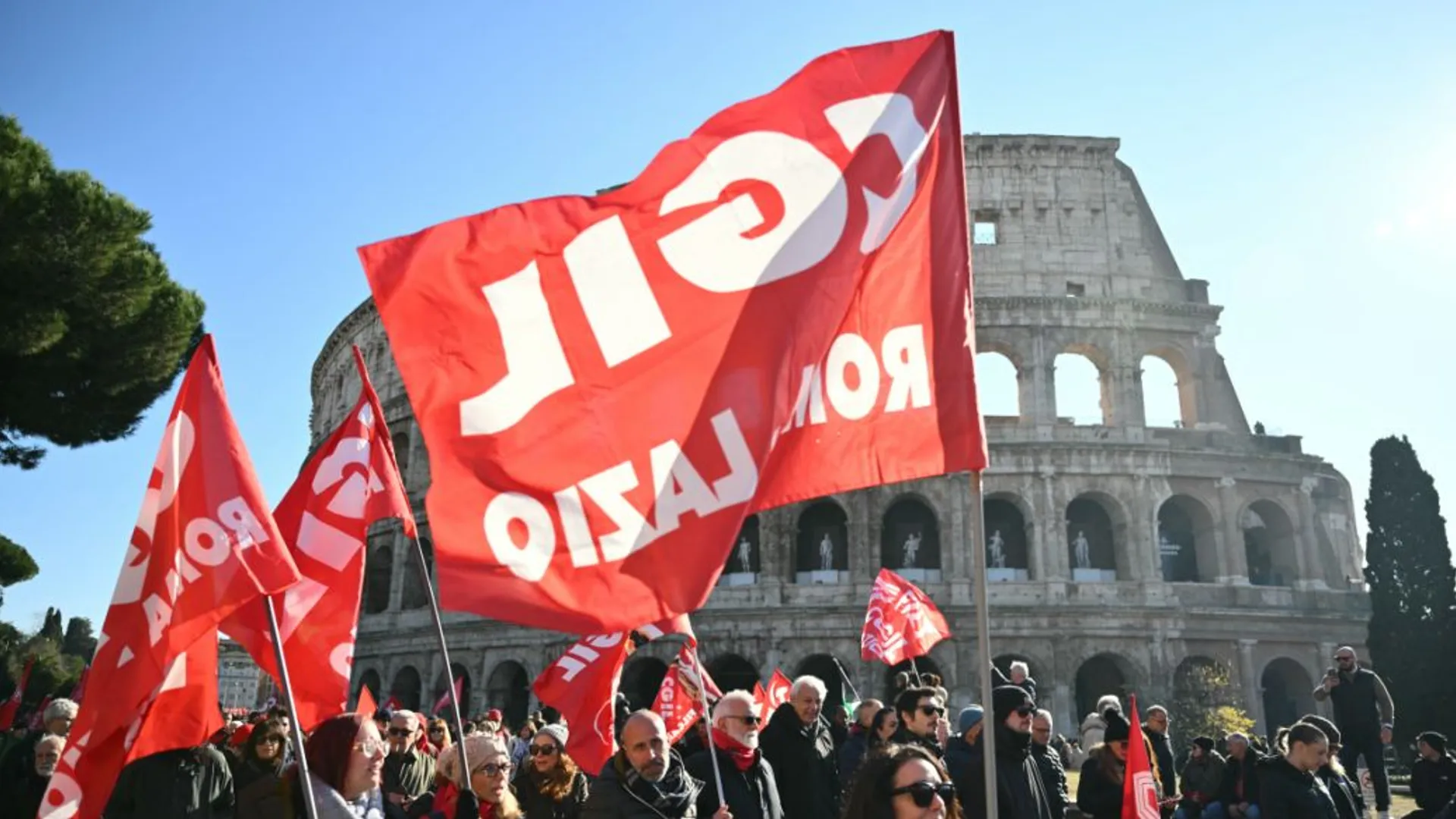 Quattro braccianti uccisi in Calabria: arrestati due pakistani