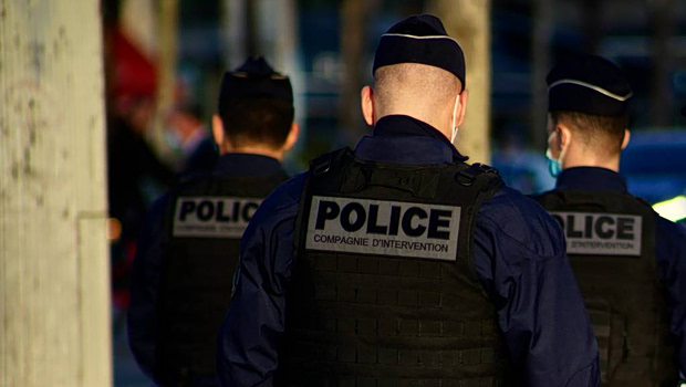 Alerte antiterroriste à Sarcelles : un véhicule suspect avec armes et munitions évacue 300 personnes