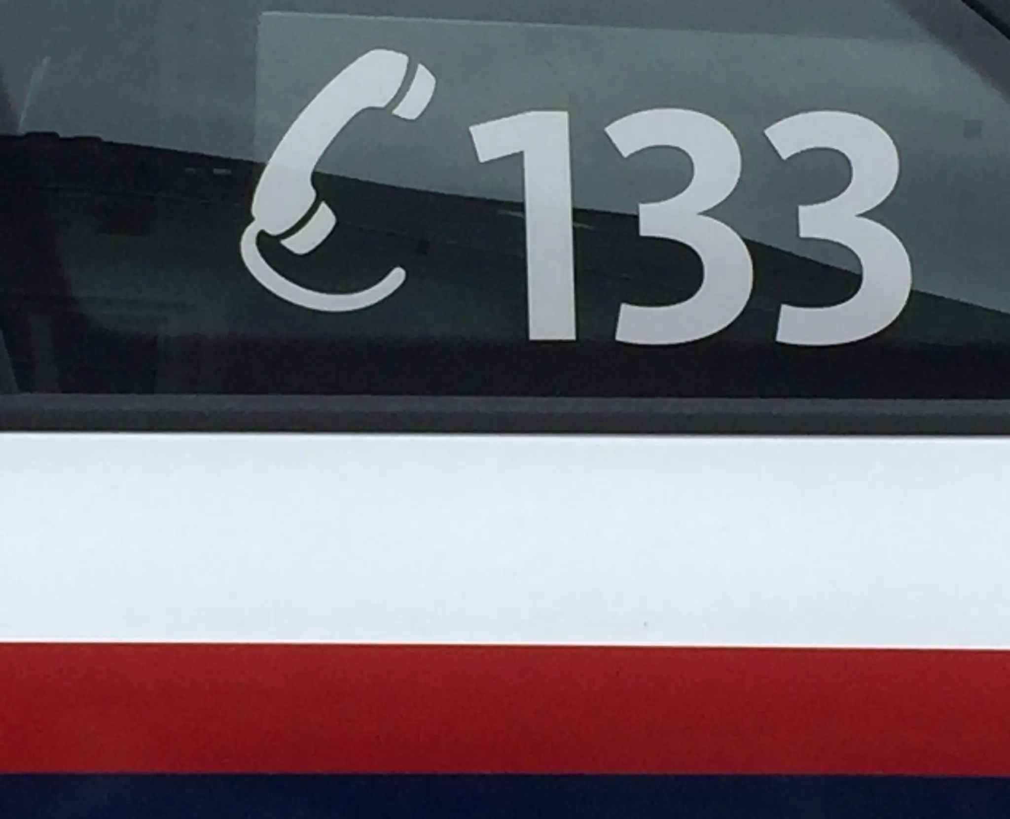 16-Jähriger ohne Führerschein flüchtet vor Polizei – gestohlene Kennzeichen sichergestellt