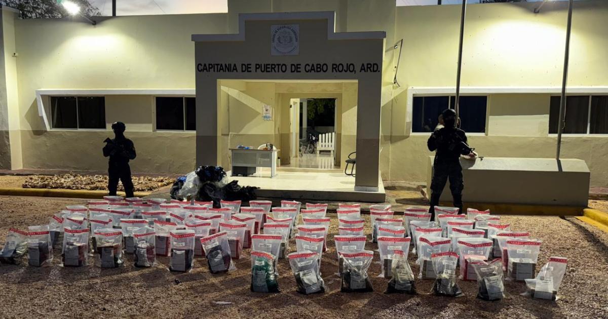 República Dominicana recupera tonelada de cocaína tras operación naval conjunta con EE.UU.