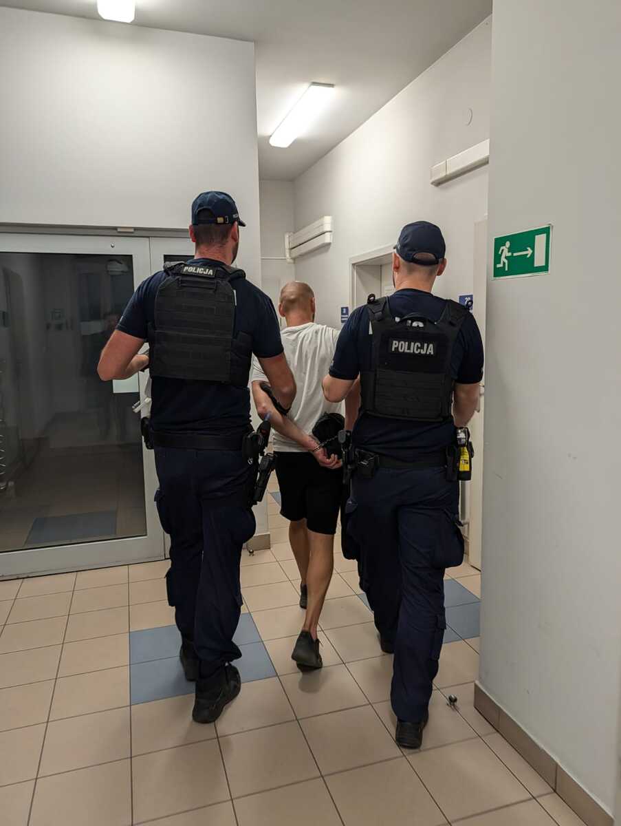 Dwudziestosiedmiolatek z Libiąża aresztowany. Celowo spowodował kolizję i uciekł z miejsca zdarzenia