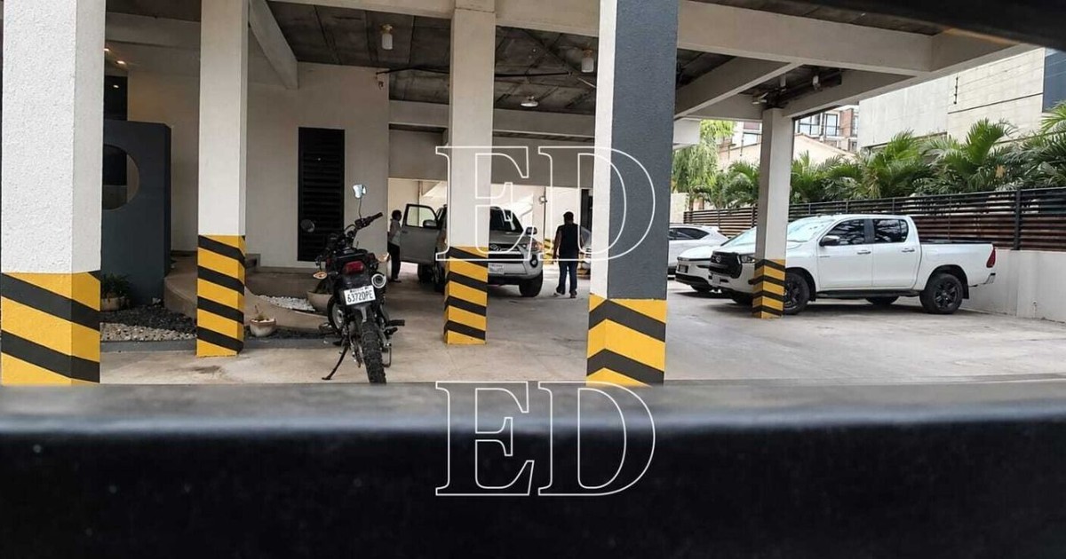 Fiscalía allana viviendas en Santa Cruz en busca de implicados en caso de fusiles hallados en aeropuerto