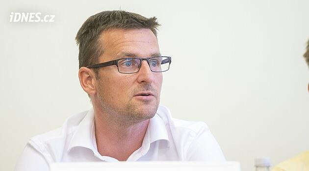 Starosta Pardubic odvolán kvůli obvinění z manipulace zakázek