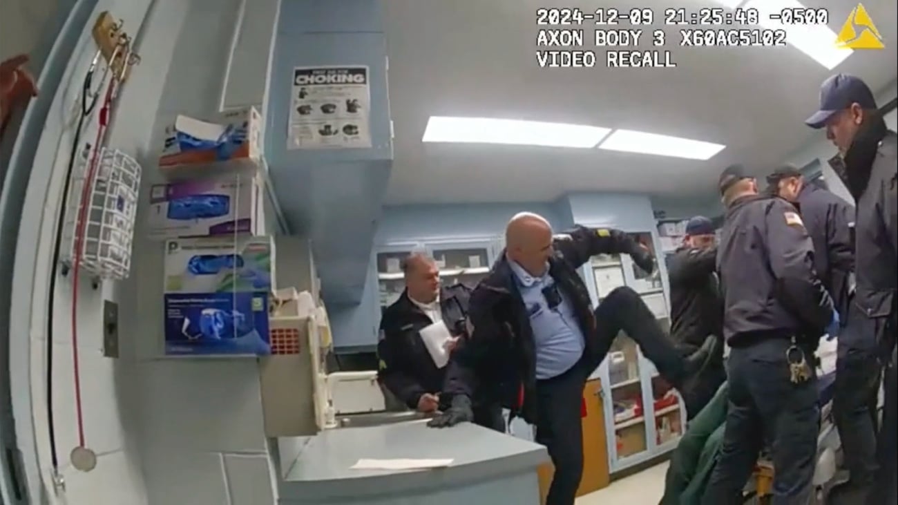 New York Prison Guards Beat Two Inmates to Death, Report Finds 'Us vs. Them' Culture