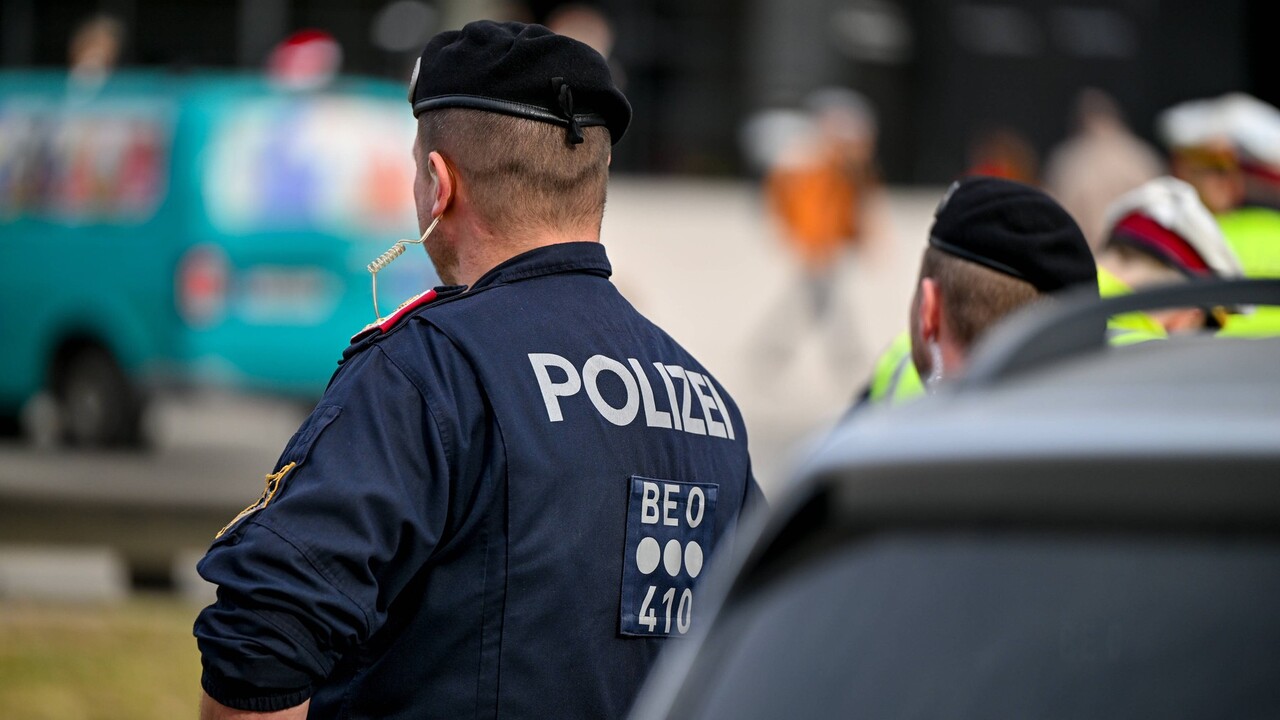 Wiener Polizei zerschlug illegalen Waffenhandel – Russe verkaufte Waffenbauteile