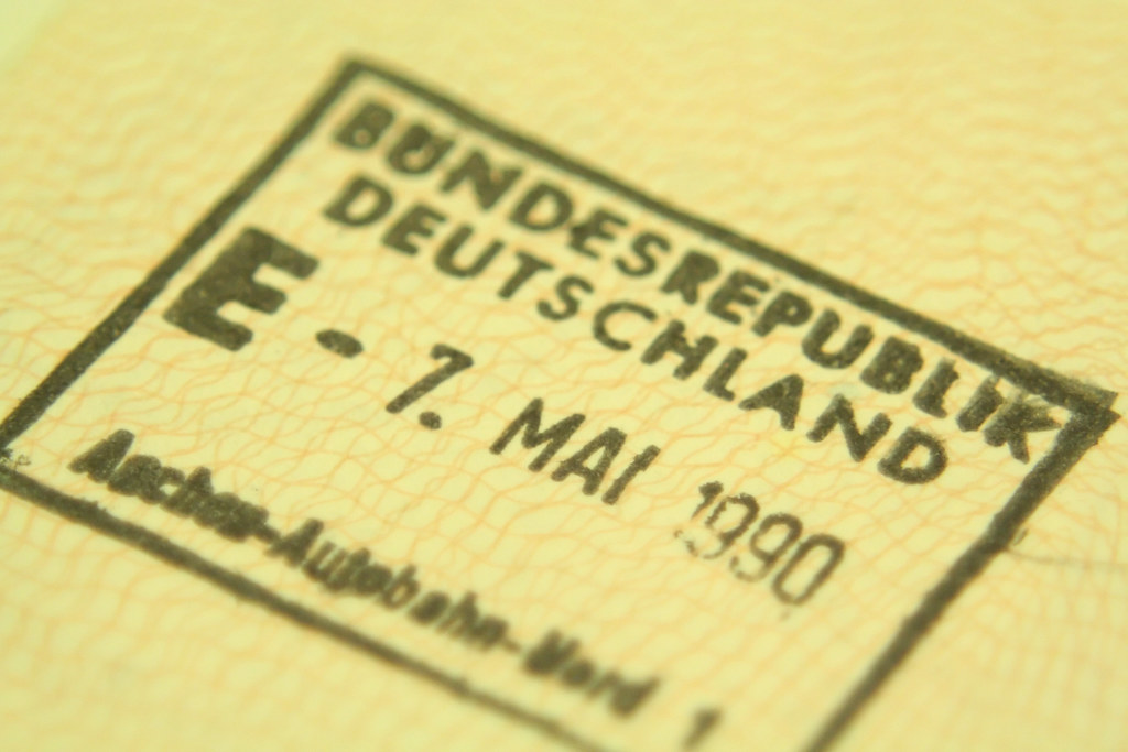Betrüger erbeuten Geschenkguthaben-Codes von Bielefelderin