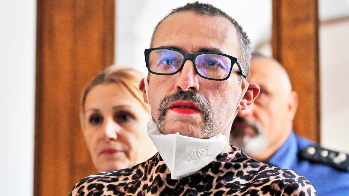 Deutsche Extremistin Liebich muss Strafe in Männergefängnis absitzen