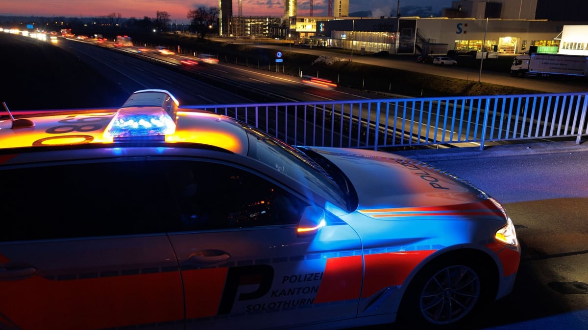 Waffenladen in Solothurn überfallen – Polizist schiesst bei Flucht