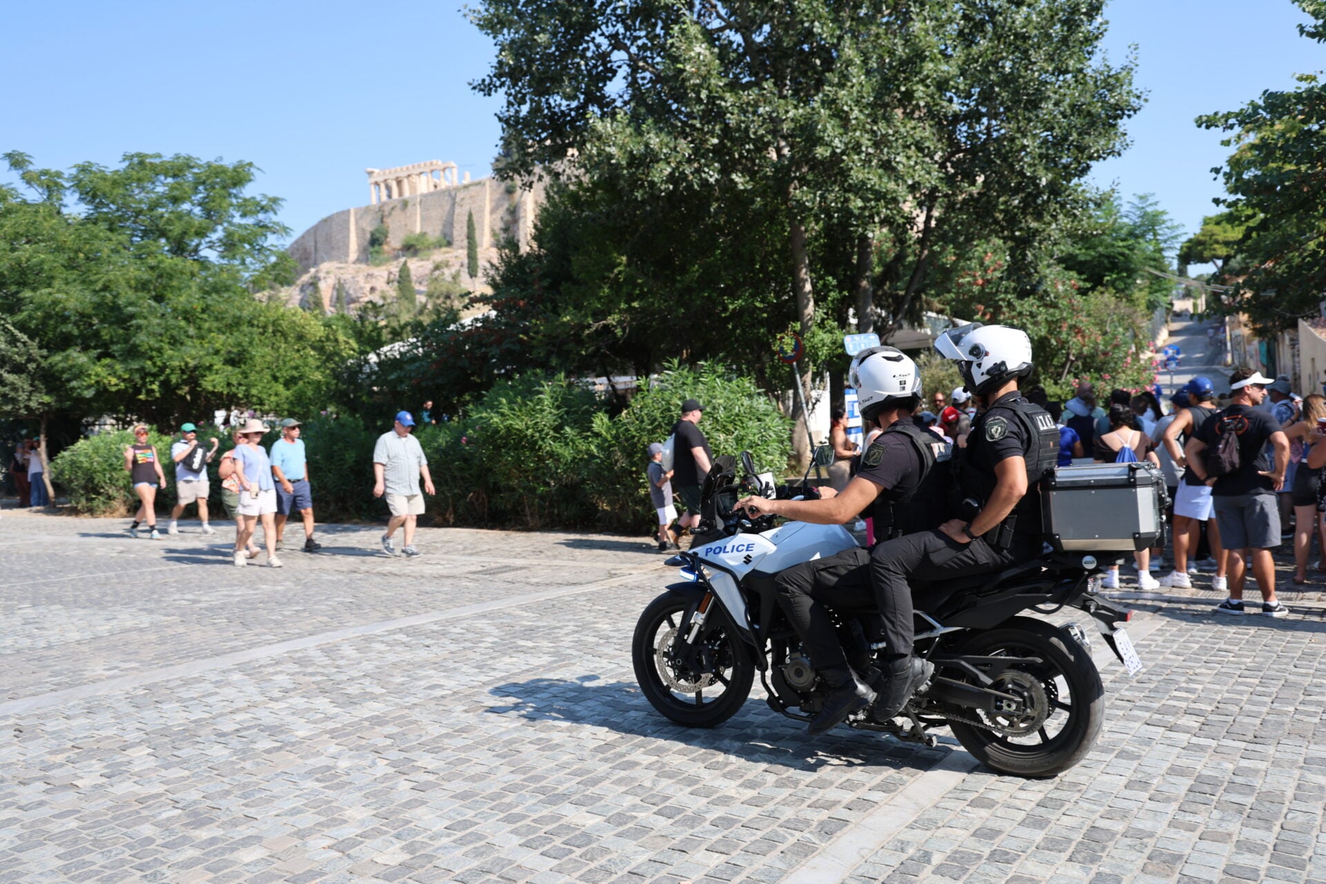 Επίθεση με μαχαίρι στην Ακρόπολη: 60χρονος μαχαίρωσε ζευγάρι Αμερικανών τουριστών