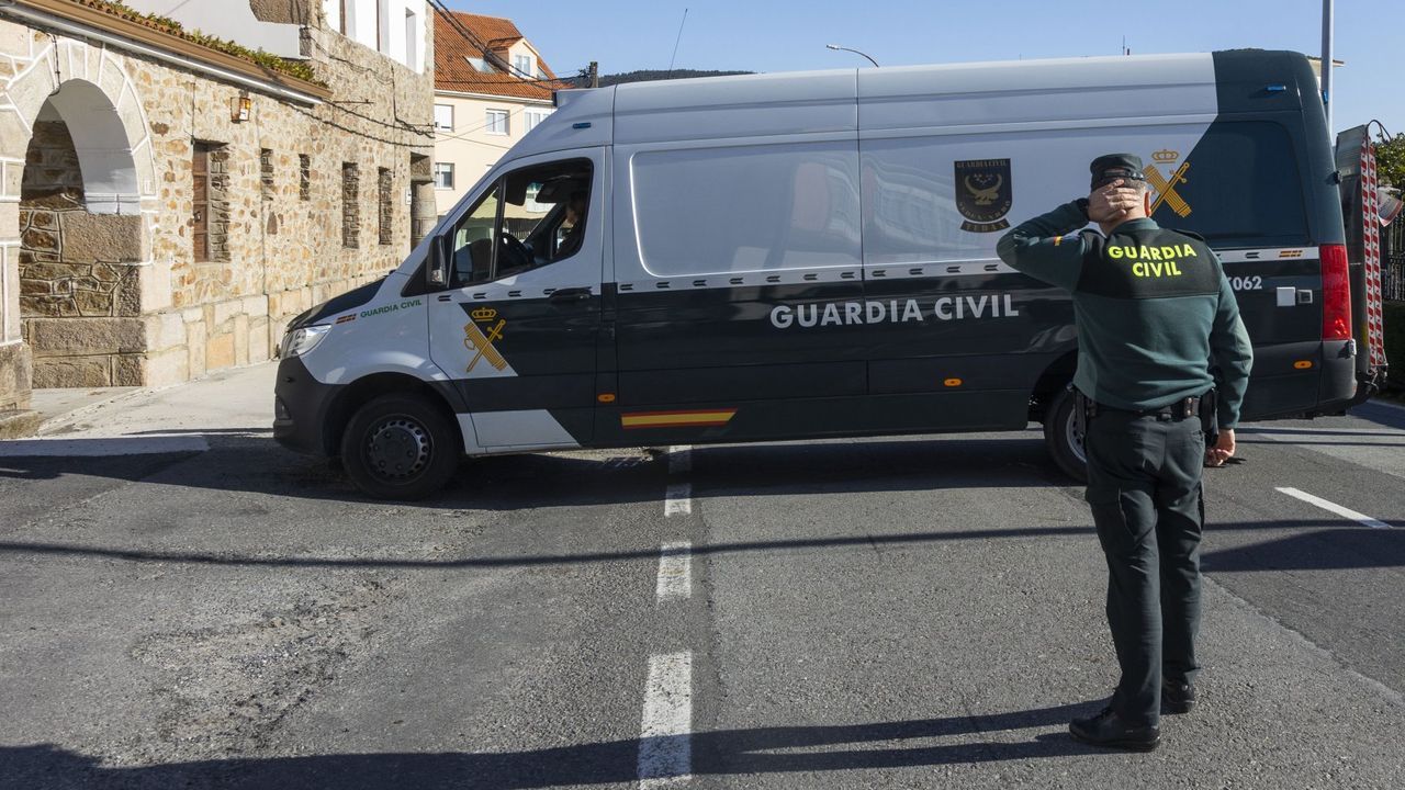 Detenido en Camariñas un hombre de 62 años por asaltar dos negocios e intentarlo en otros dos