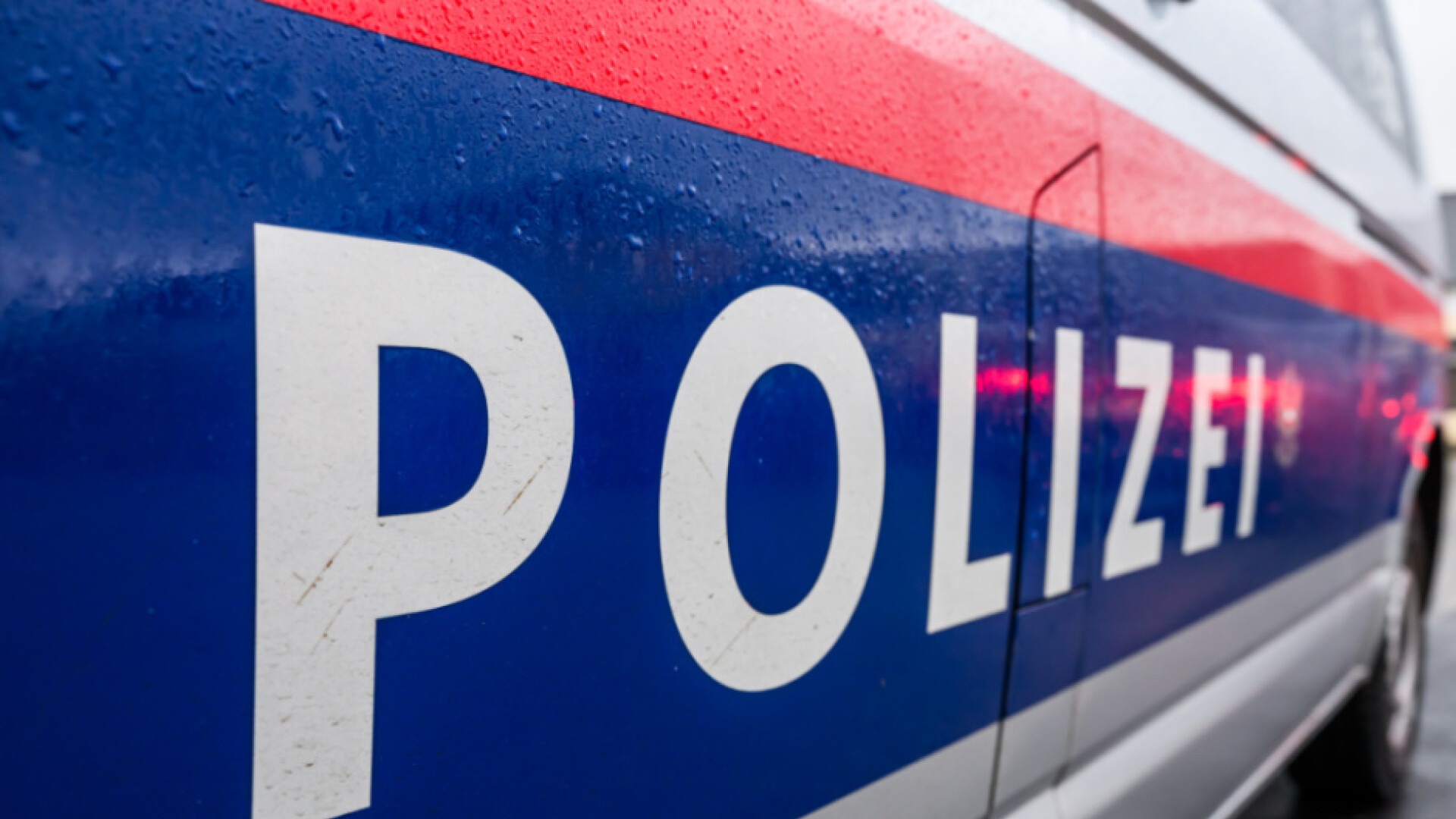 Auto absichtlich in Waffengeschäft in Tirol gefahren – Mann festgenommen