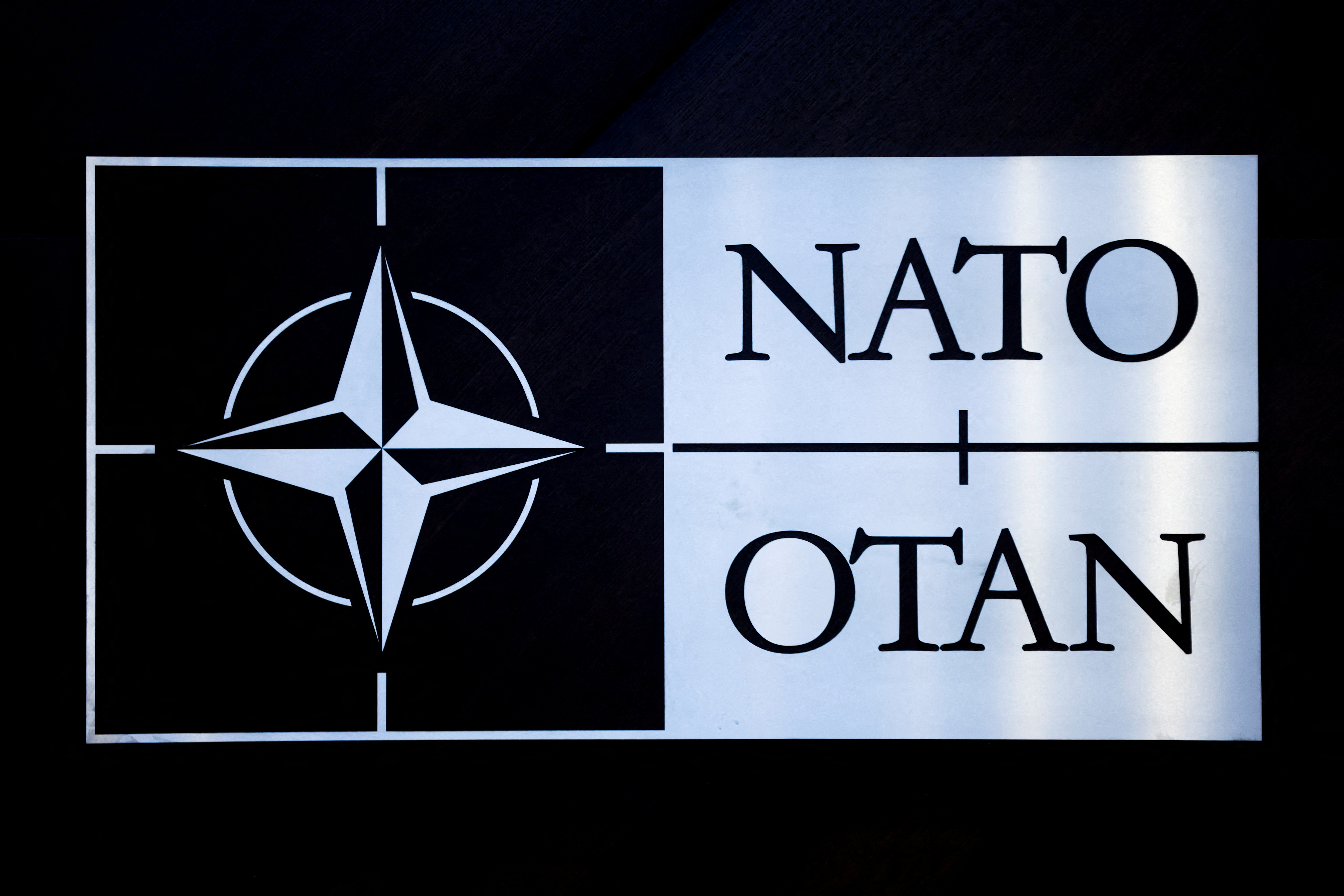 Προφυλάκιση κατασκόπου στο ΝΑΤΟ παρατάθηκε – Καναδή κατηγορείται στο Βέλγιο