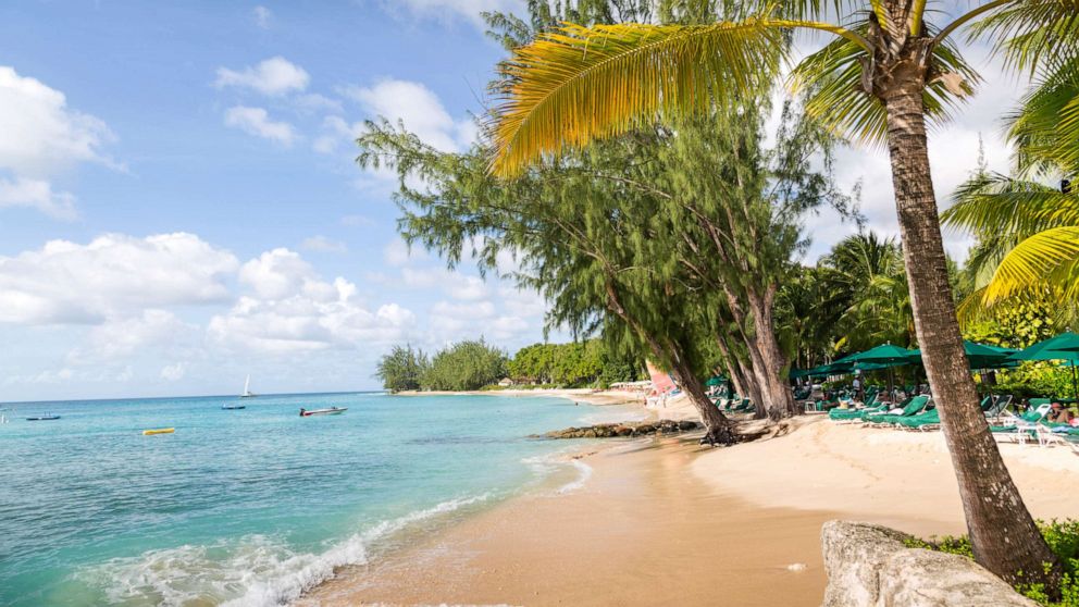 Two New Jersey tourists missing at sea after jet ski rental at Holetown Beach, Barbados
