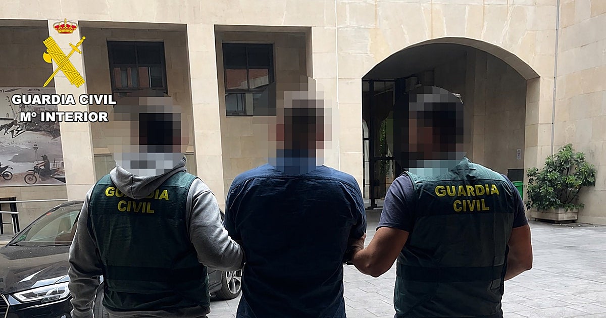 La Guardia Civil detiene en Barcelona a un fugitivo albanés armado con una pistola Makarov