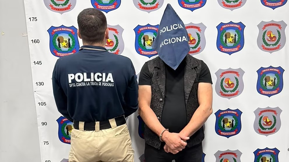 Ciudadano argentino detenido en Paraguay: ropa infantil y cámaras halladas en allanamiento