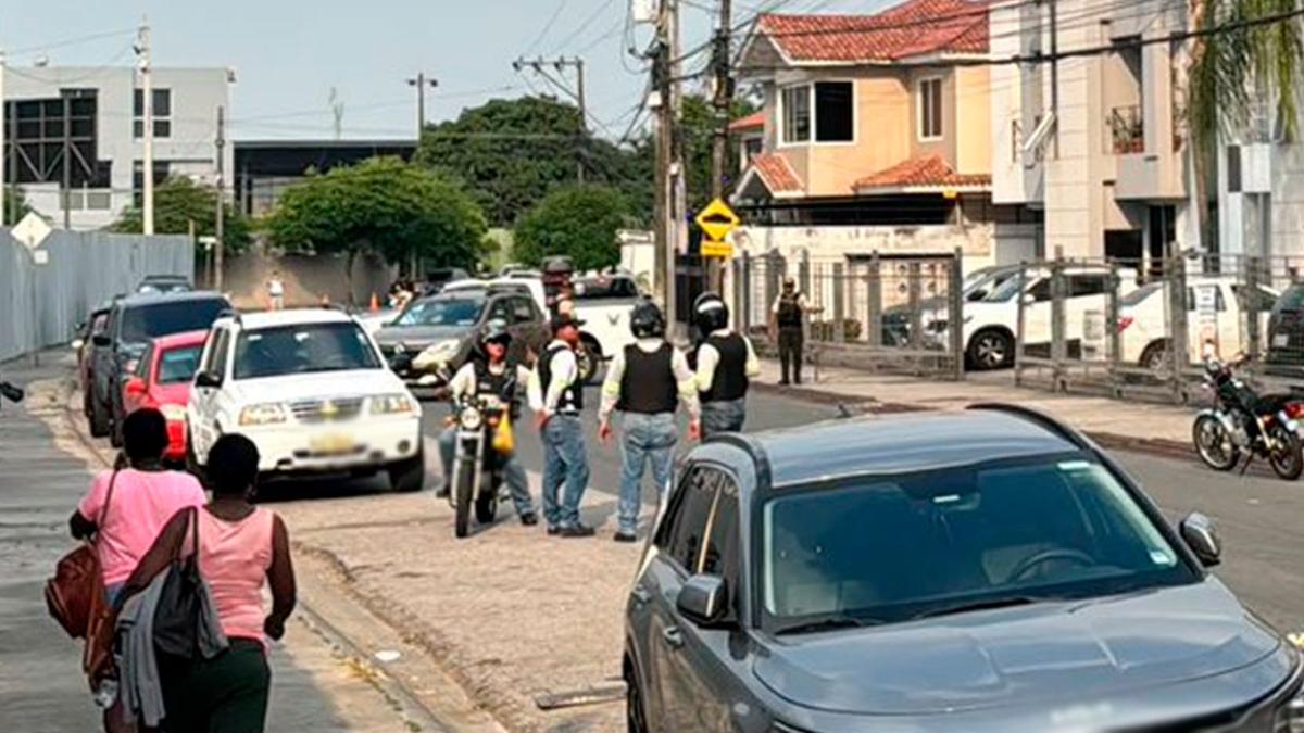 Hombre asesinado a balazos en urbanización Puerto Azul de Guayaquil; su esposa presenció el ataque