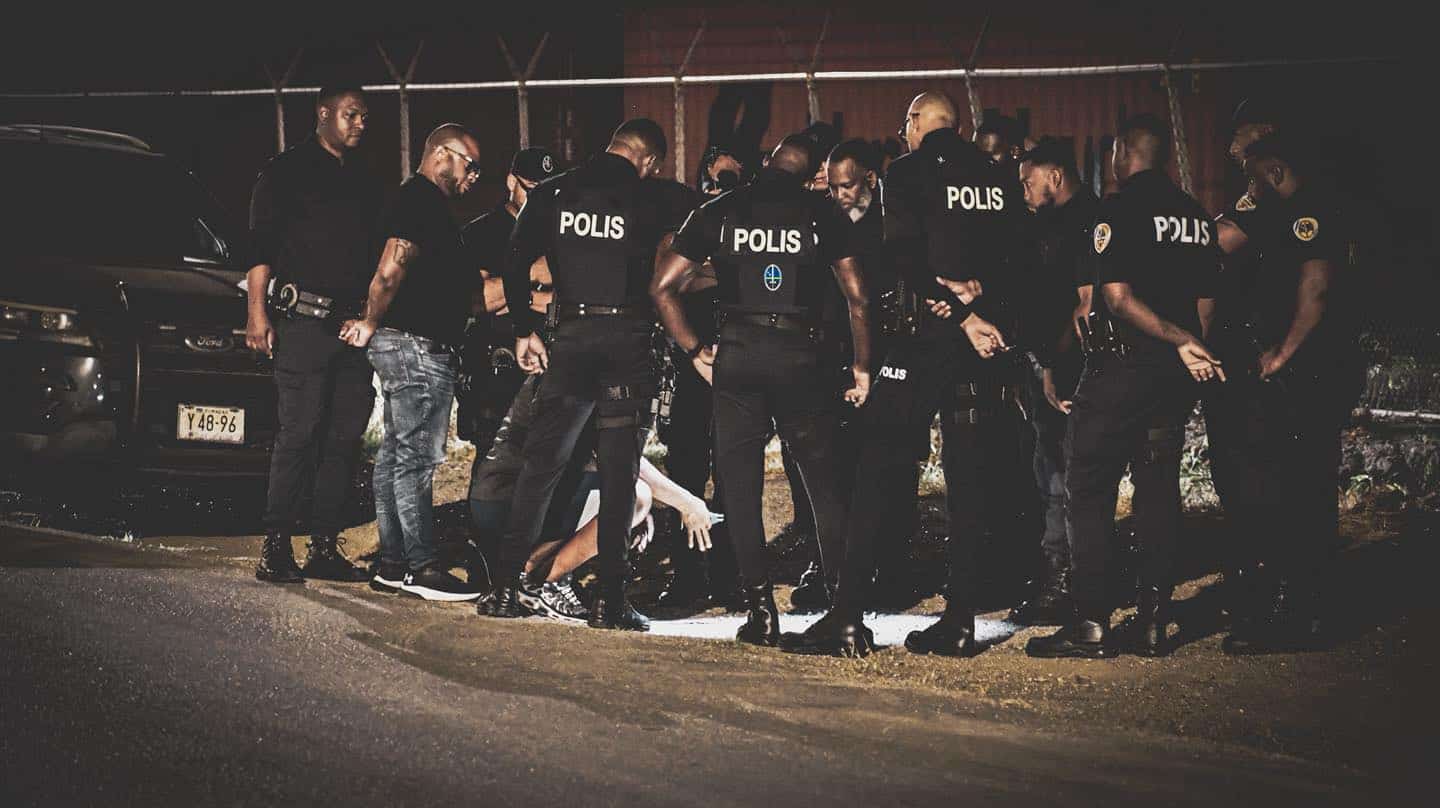 Grootschalige politiecontroles op Curaçao: wapens, drugs en verkeer gecontroleerd