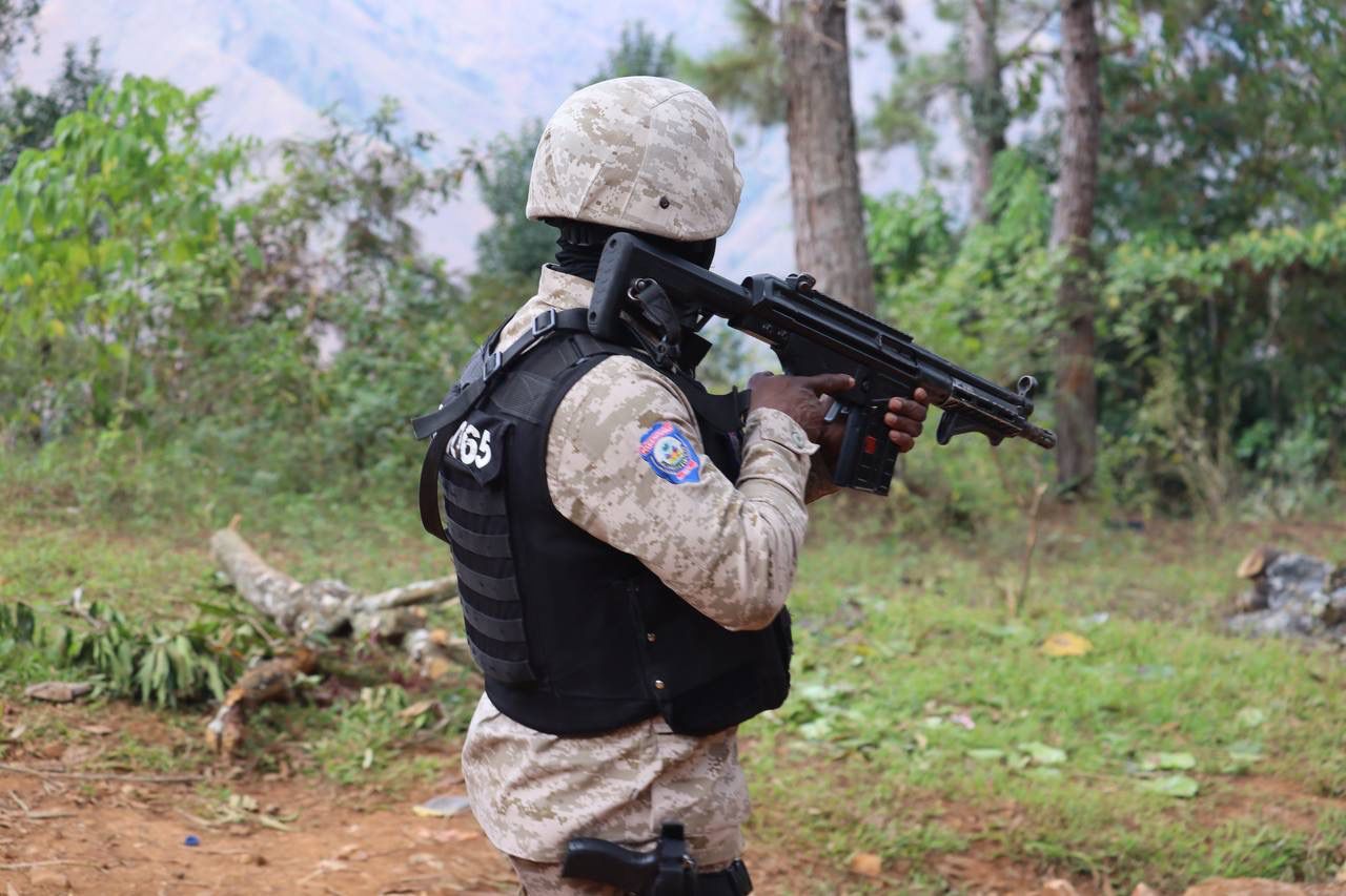 Haïti : des mercenaires liés à Erik Prince auraient participé à des raids anti-gangs à Barbecue