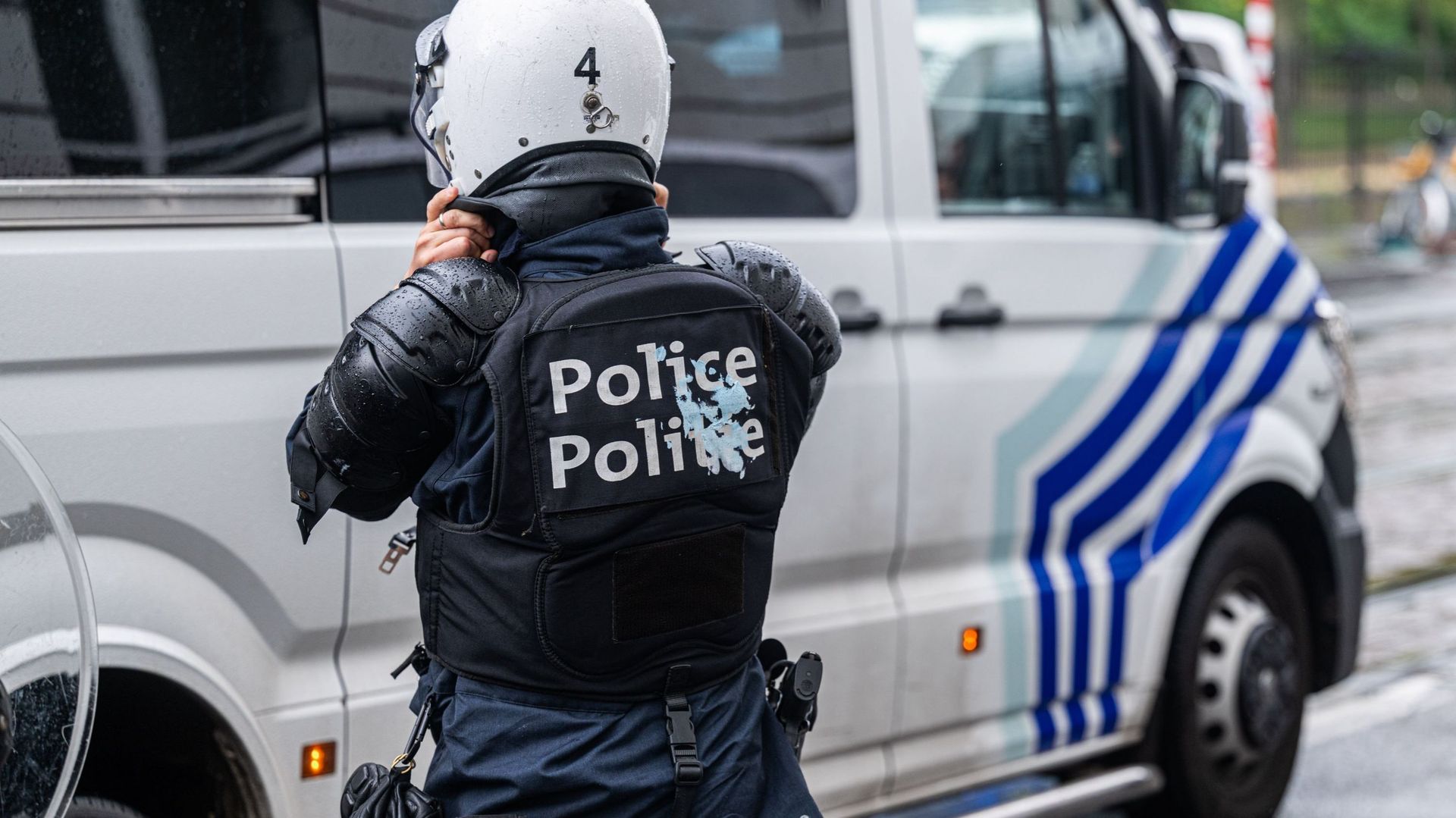 Enquête ouverte à Bruxelles après des vidéos de policiers arborant un symbole interdit