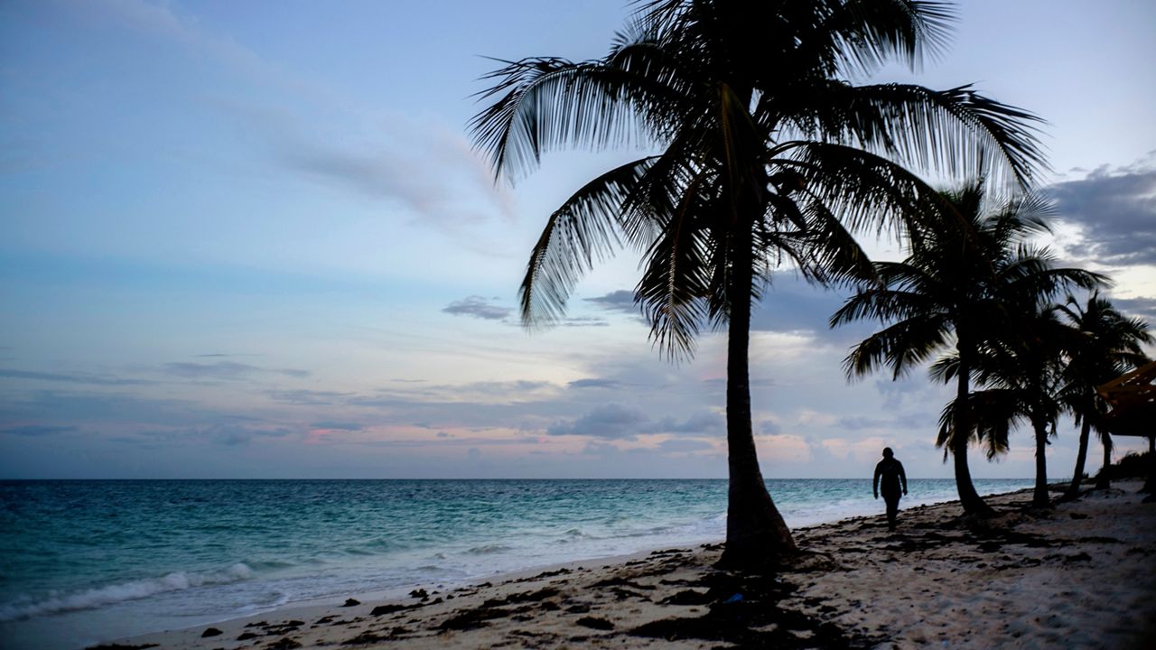 Michigan man released by Bahamas police after wife fell overboard from boat