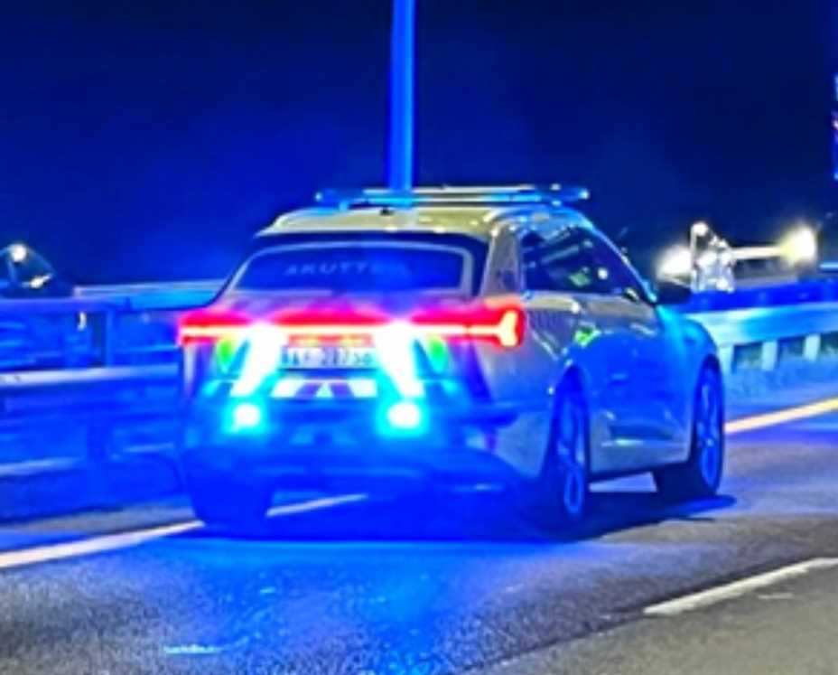 Bevæbnet politi anholdt mand i Aksdal efter trusler mod politiet