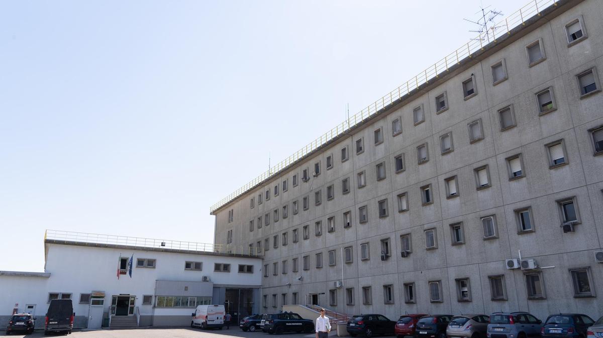 Droga nascosta nelle parti intime per il compagno in carcere: arrestata 48enne a Bologna