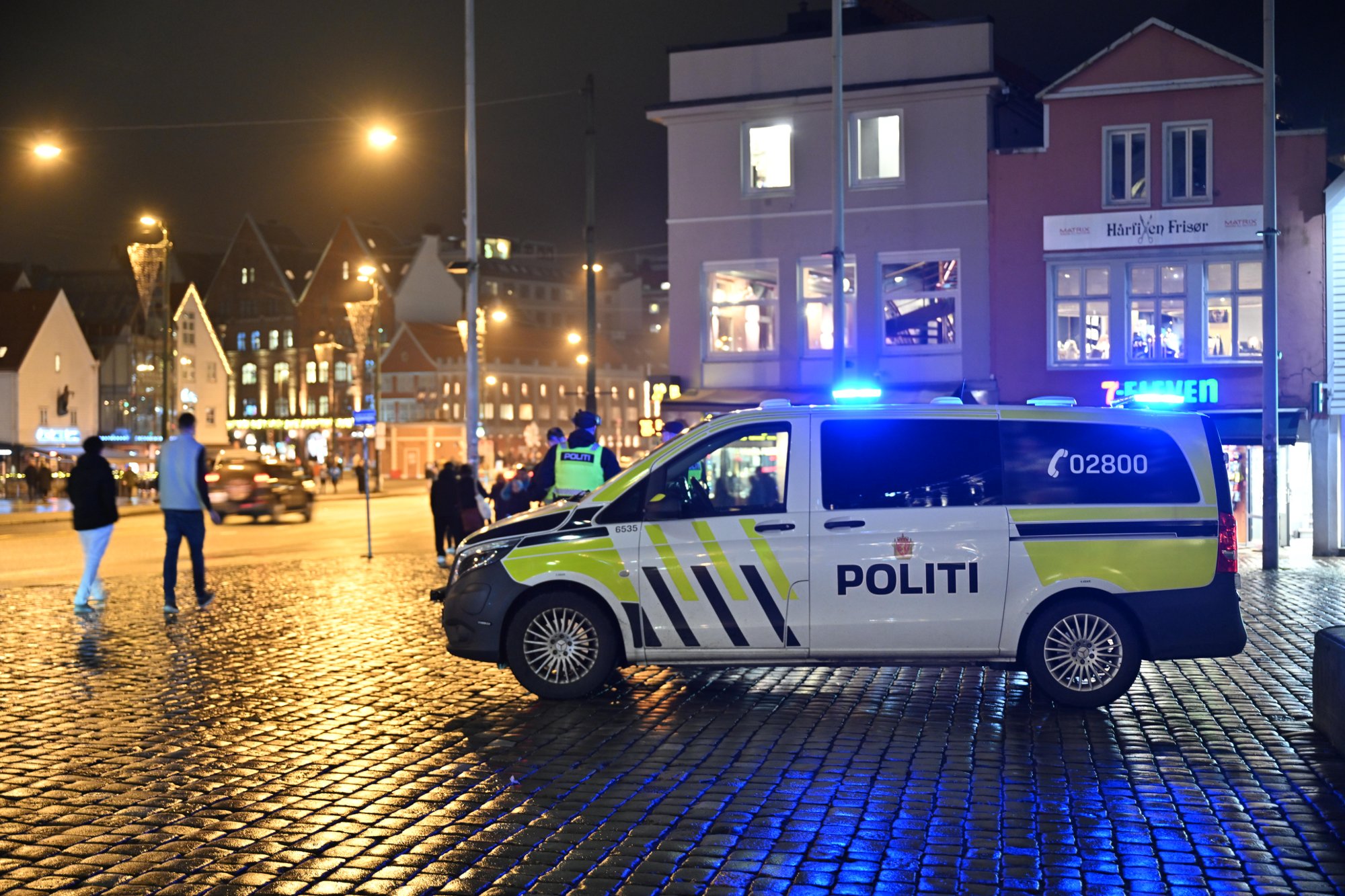 Voldsnatt i Bergen: slåsskamper fra Fana til sentrum fra klokken 01