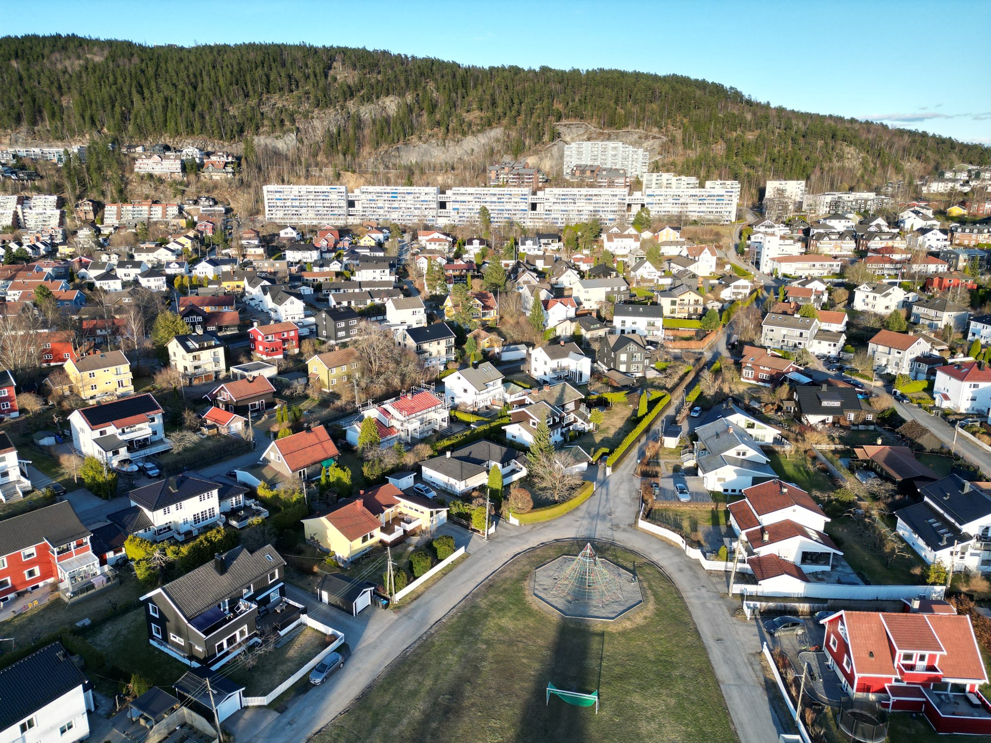 Mann tiltalt for vold og trusler mot politi i Storgata