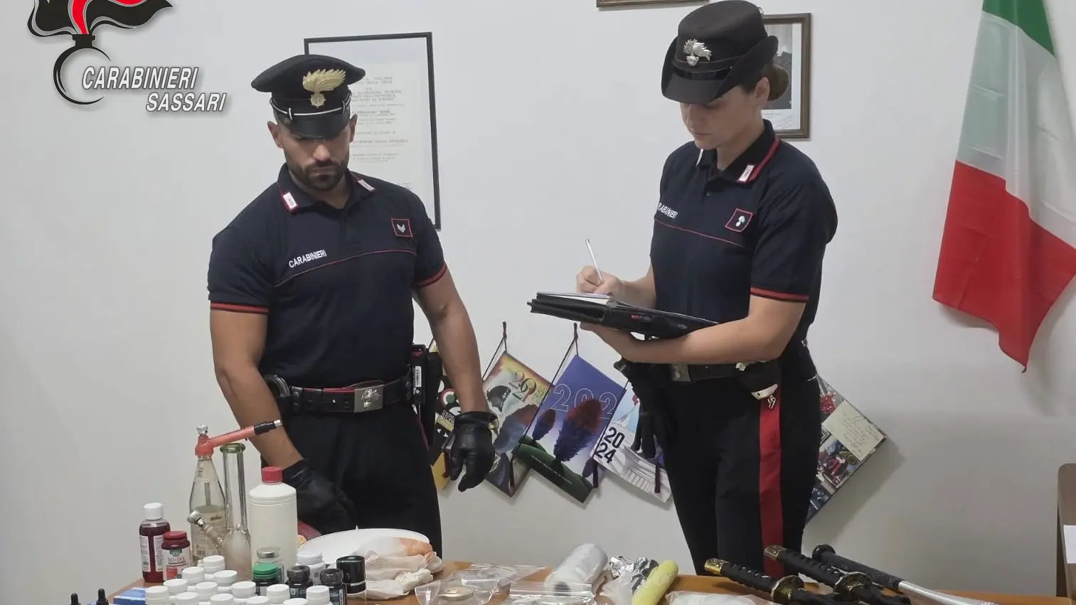 Ferragosto nel Sassarese: 8 arresti, droga e armi sequestrate, scoperto camper-laboratorio a Trinità d'Agultu