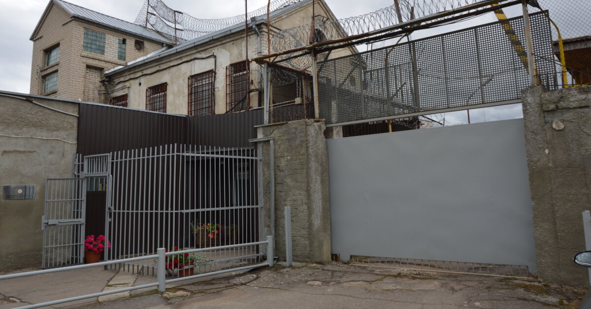 Penki nuteistieji Pravieniškėse užpuolė kalinį – teismas skyrė laisvės atėmimo bausmes