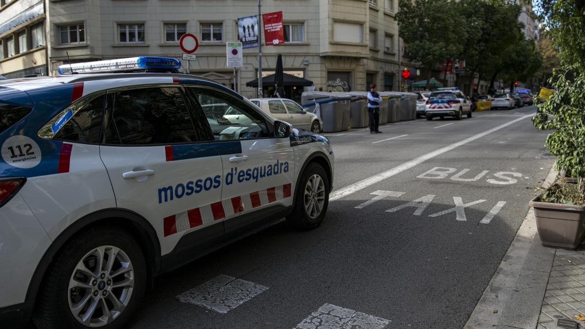 Agresión contra persona sin hogar en Barcelona: intentaron prenderle fuego mientras dormía