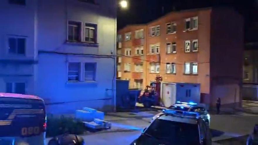 Incendio tras el desalojo de un piso de venta de droga en la Sagrada Familia de A Coruña