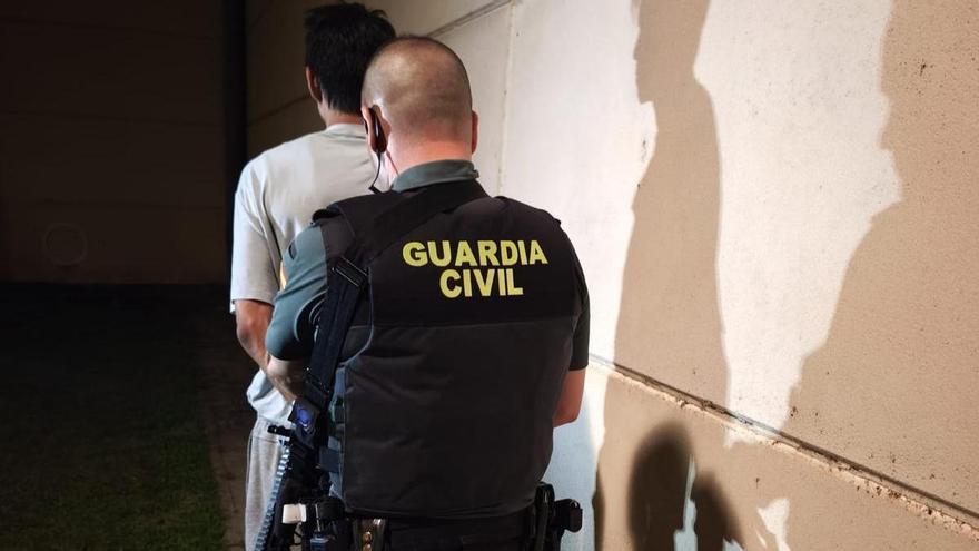 Detenido en Cadreita por intentar robar en una bodega y dañar un vehículo