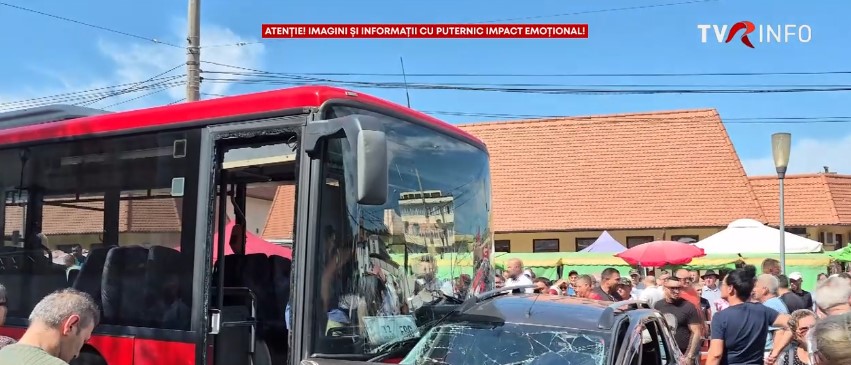 Șofer de autobuz beat arestat preventiv la Mediaș după ce a lovit 12 mașini