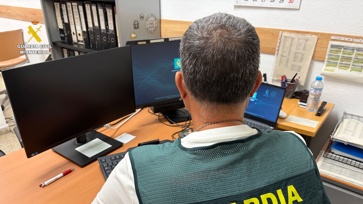Empleado bancario detenido en Gandia por estafar 25.000 € a clienta anciana y vulnerable