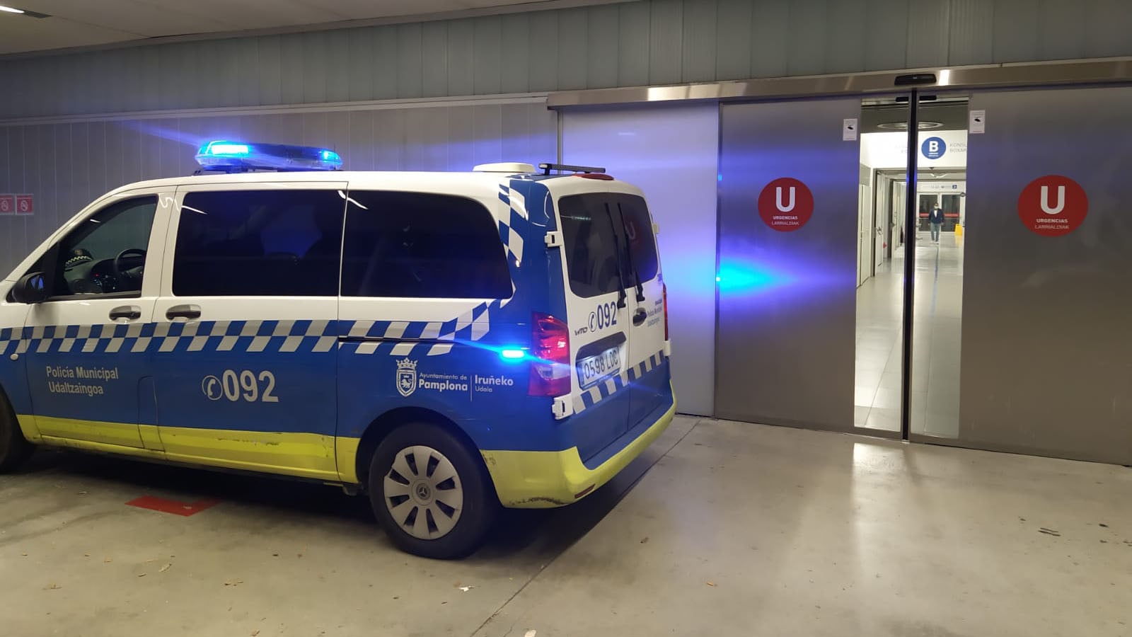 Policía municipal de Pamplona sufre fractura de mandíbula al detener a agresor nigeriano con arma blanca