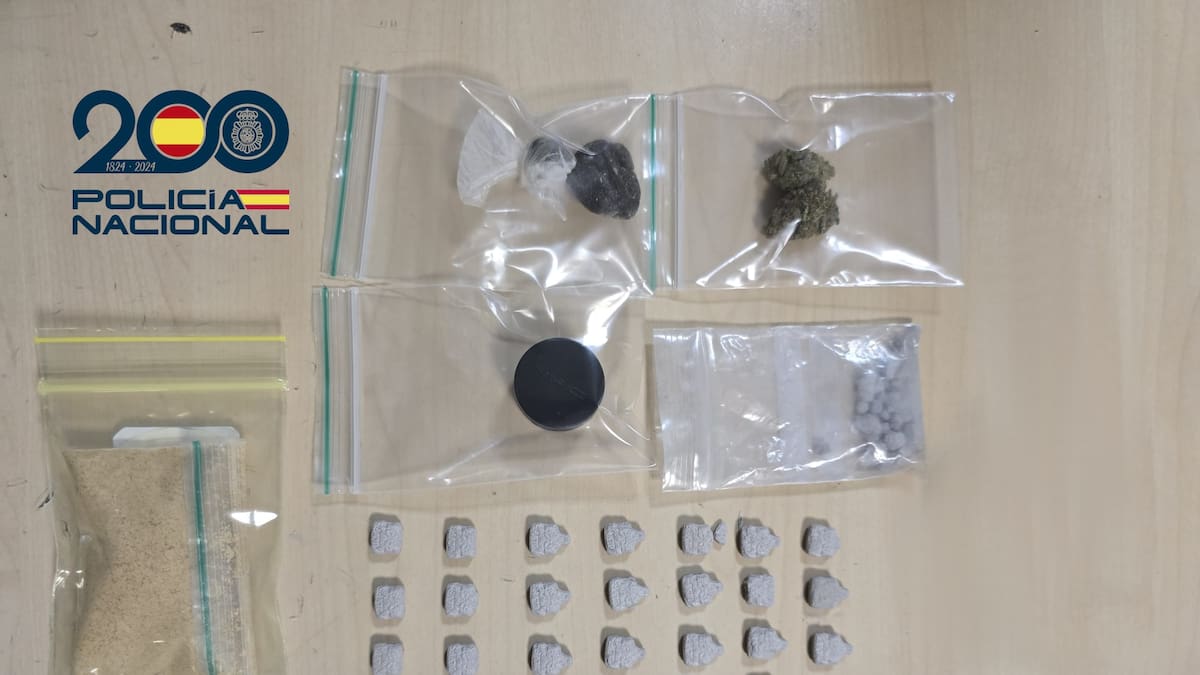 Detenido en Ibiza con unas 50 pastillas de MDMA, heroína y cocaína tras huir a pie
