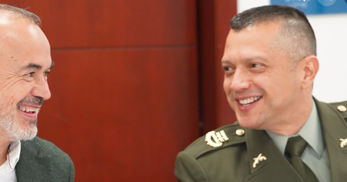 Coronel señalado por tráfico de armas, retirado del esquema de seguridad presidencial en Colombia
