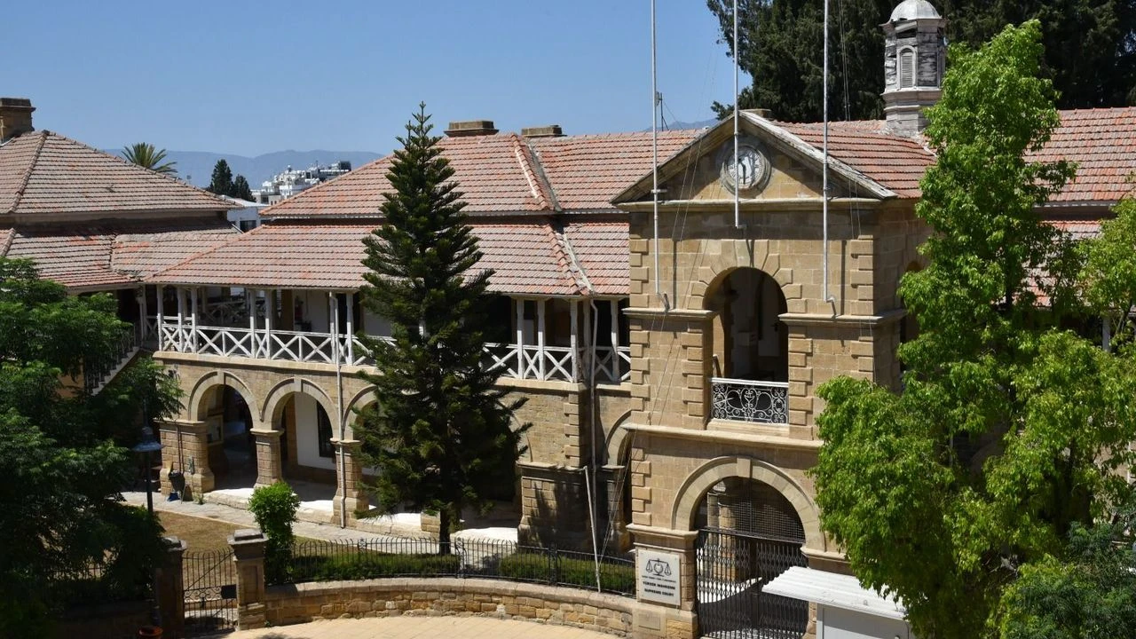 Γυναίκα κατηγορείται για 30 μαχαιριές στον σύζυγό της στο Γεροβάκκο