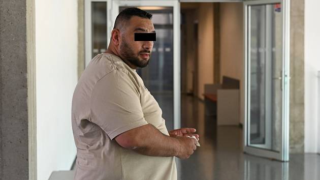Sběrateli veteránů slíbil vzácné závodní vozy, místo toho si nechal deset milionů